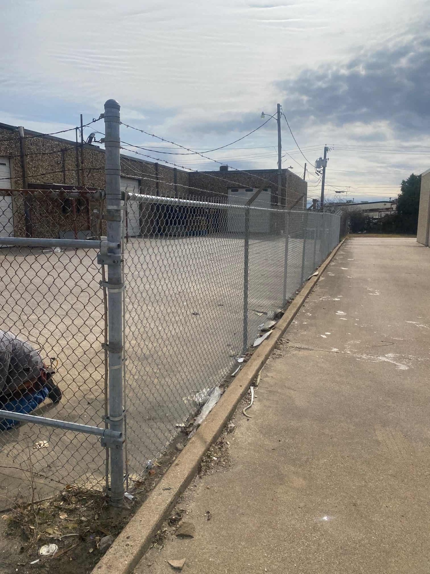 Commercial chain link fencing